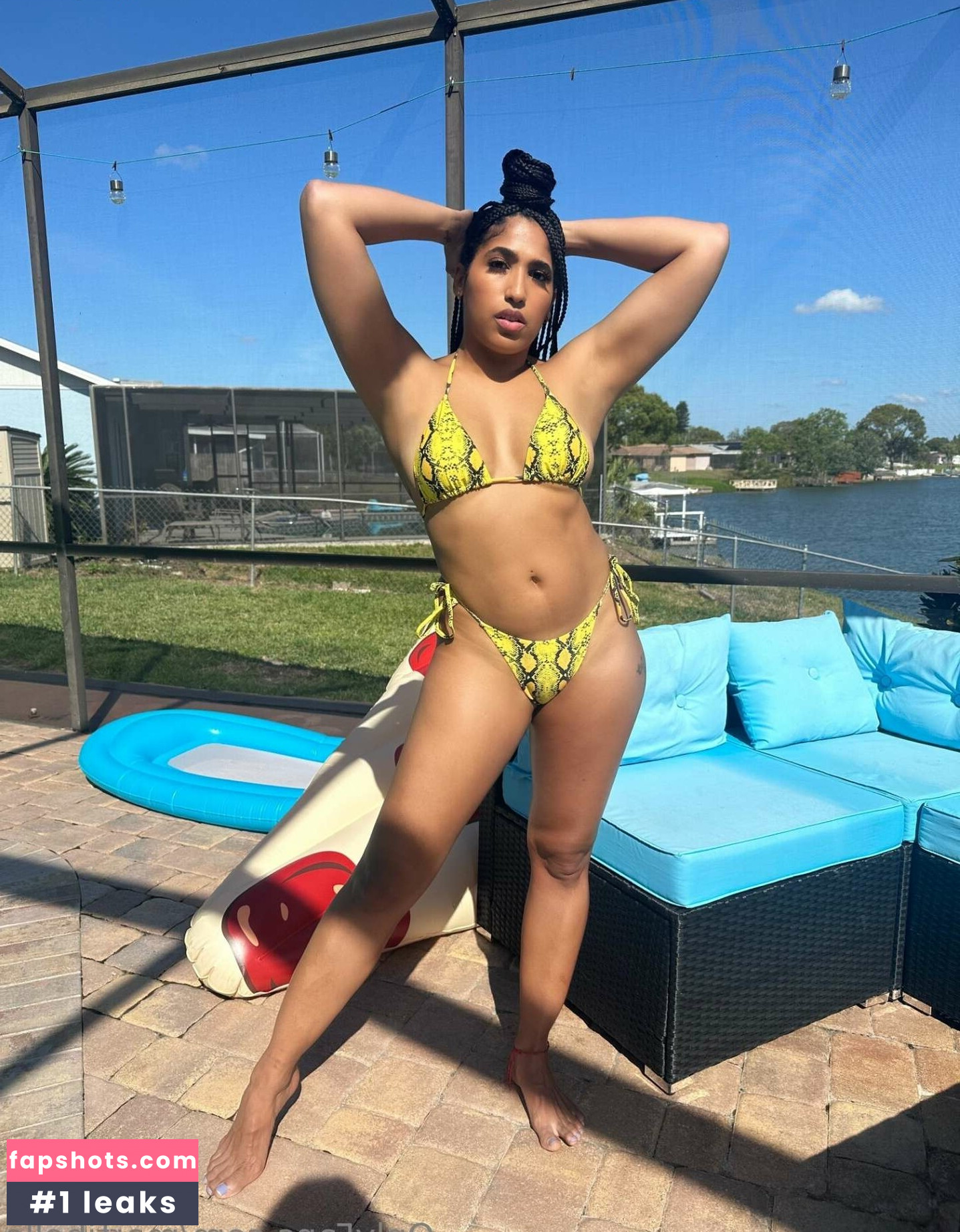 Marti Belle gallery photo #17