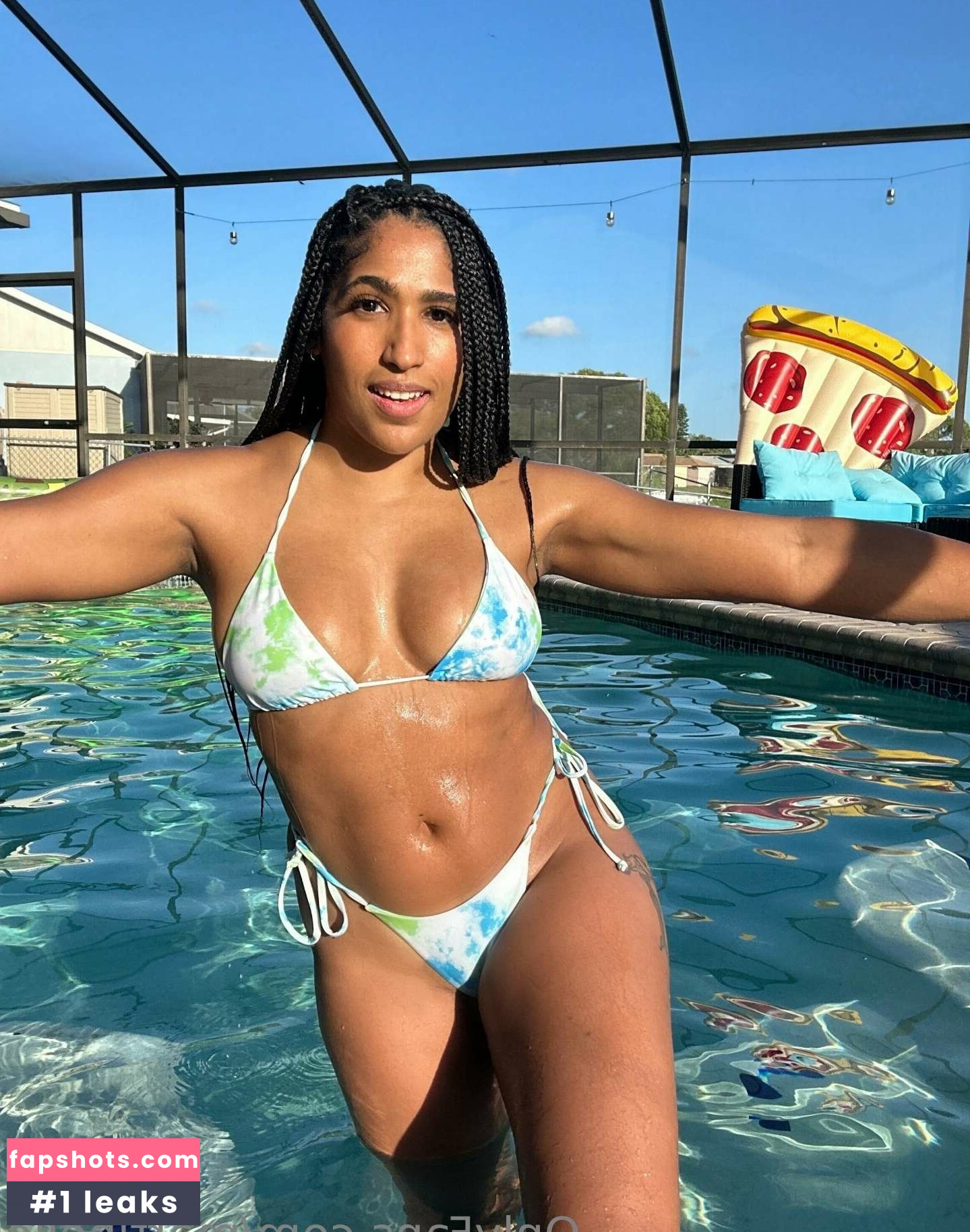 Marti Belle gallery photo #22