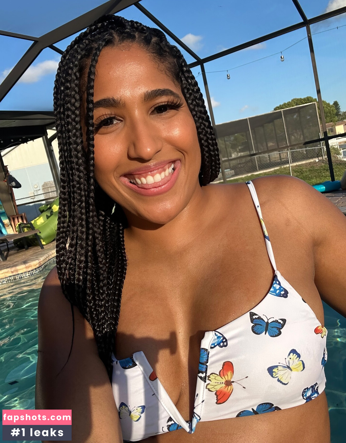 Marti Belle gallery photo #49