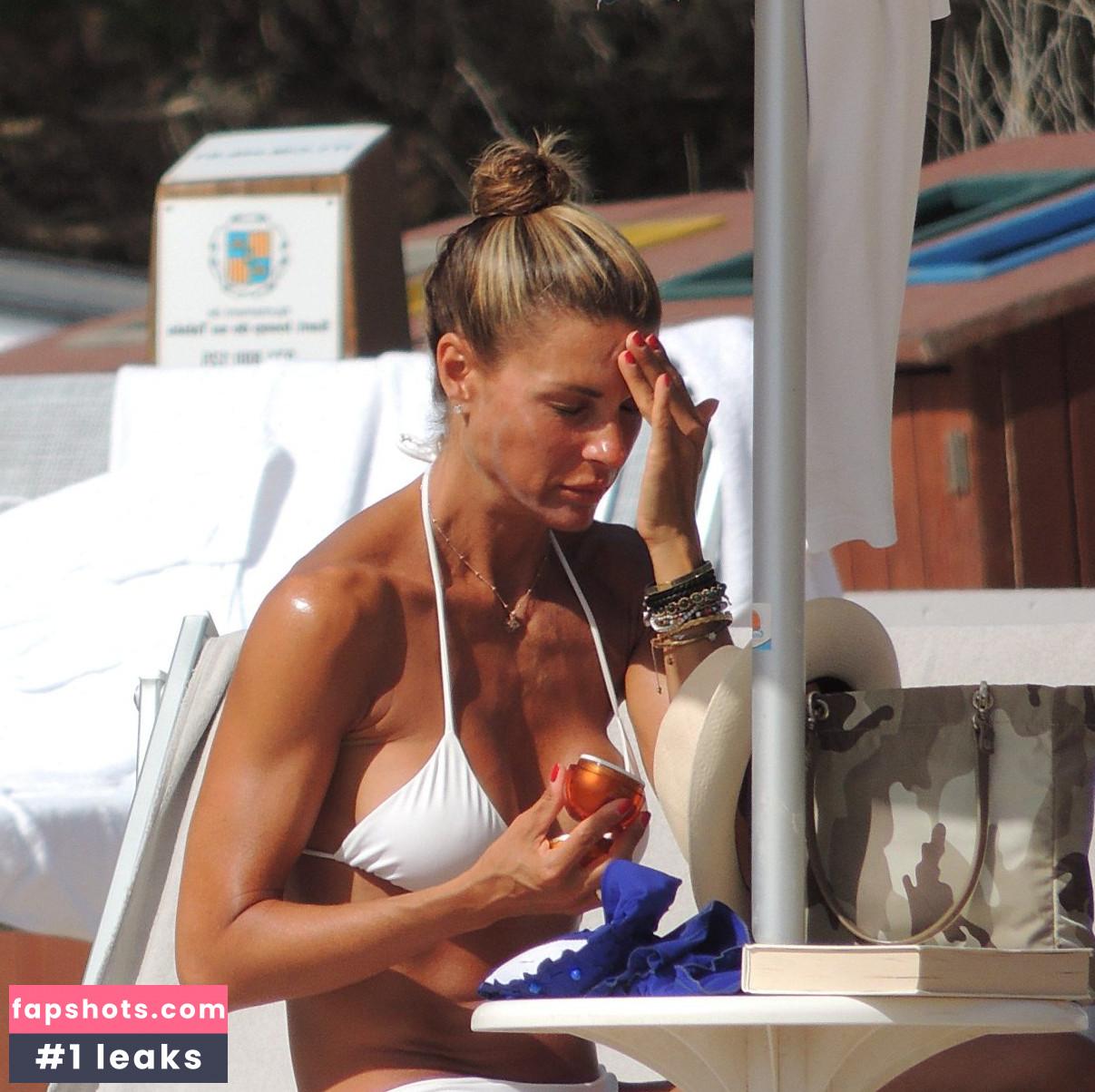 Martina Colombari Nahé úniky fotek pouze od fanoušků #49 - Fapshots