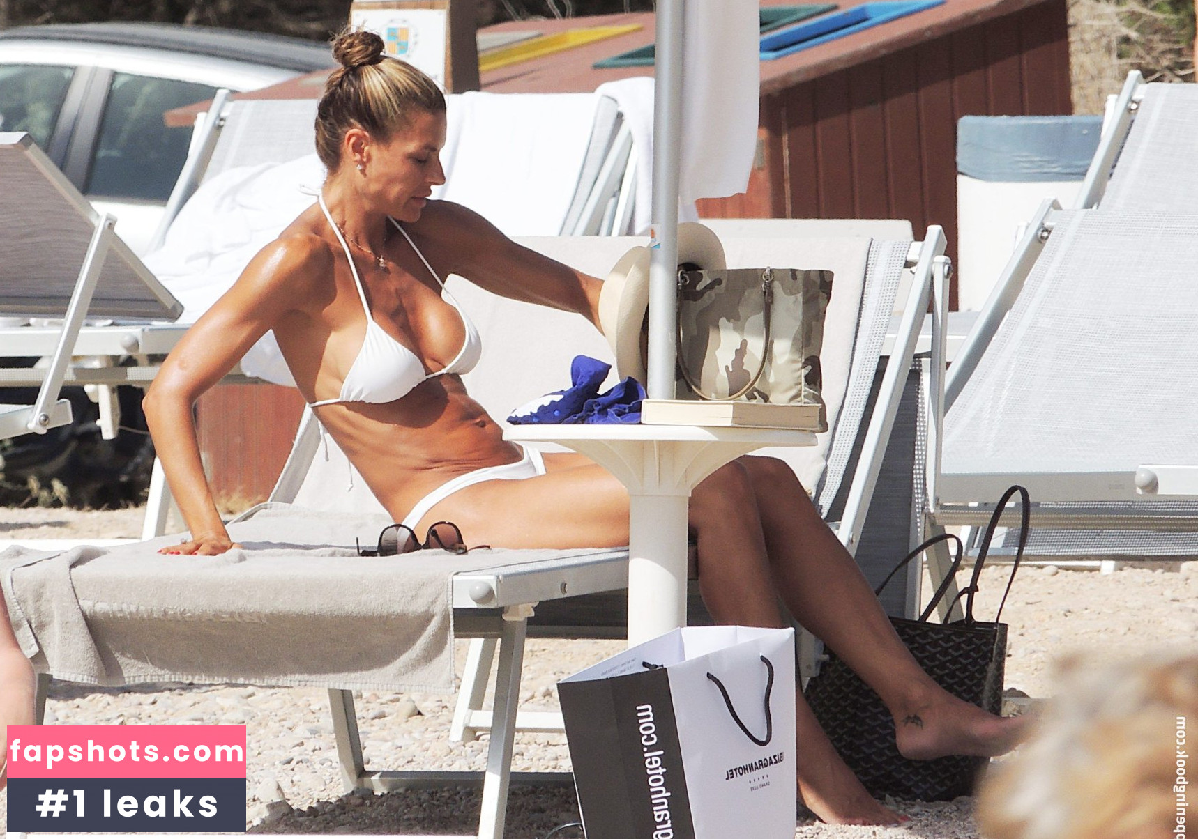 Martina Colombari Nahé úniky fotek pouze od fanoušků #51 - Fapshots