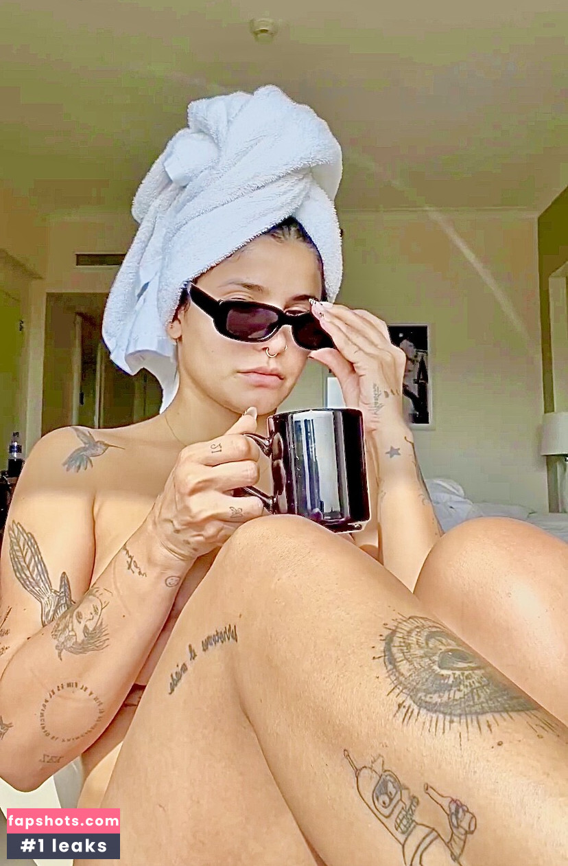 Martina La Peligrosa gallery photo #2