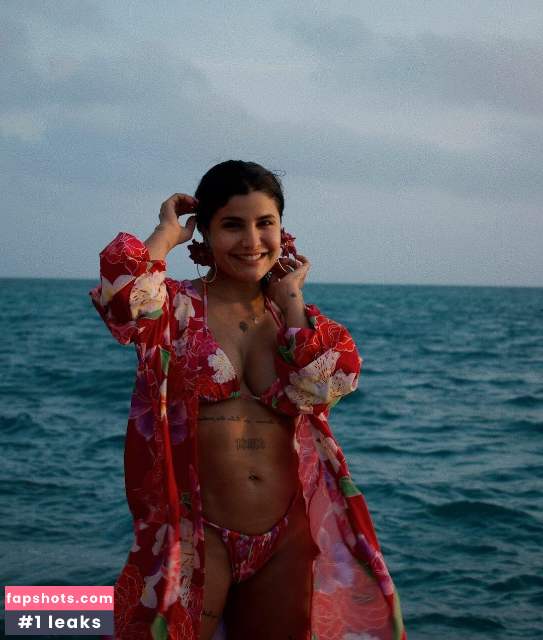 Martina La Peligrosa gallery photo #3