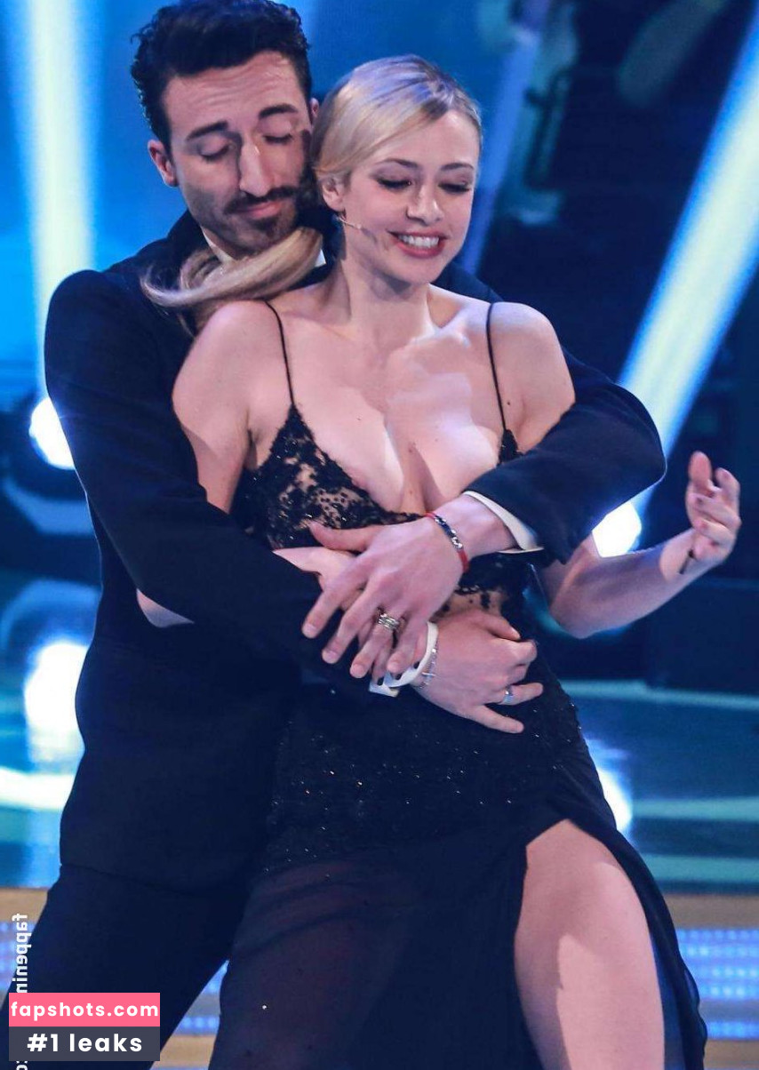 Martina Stella gallery photo #68