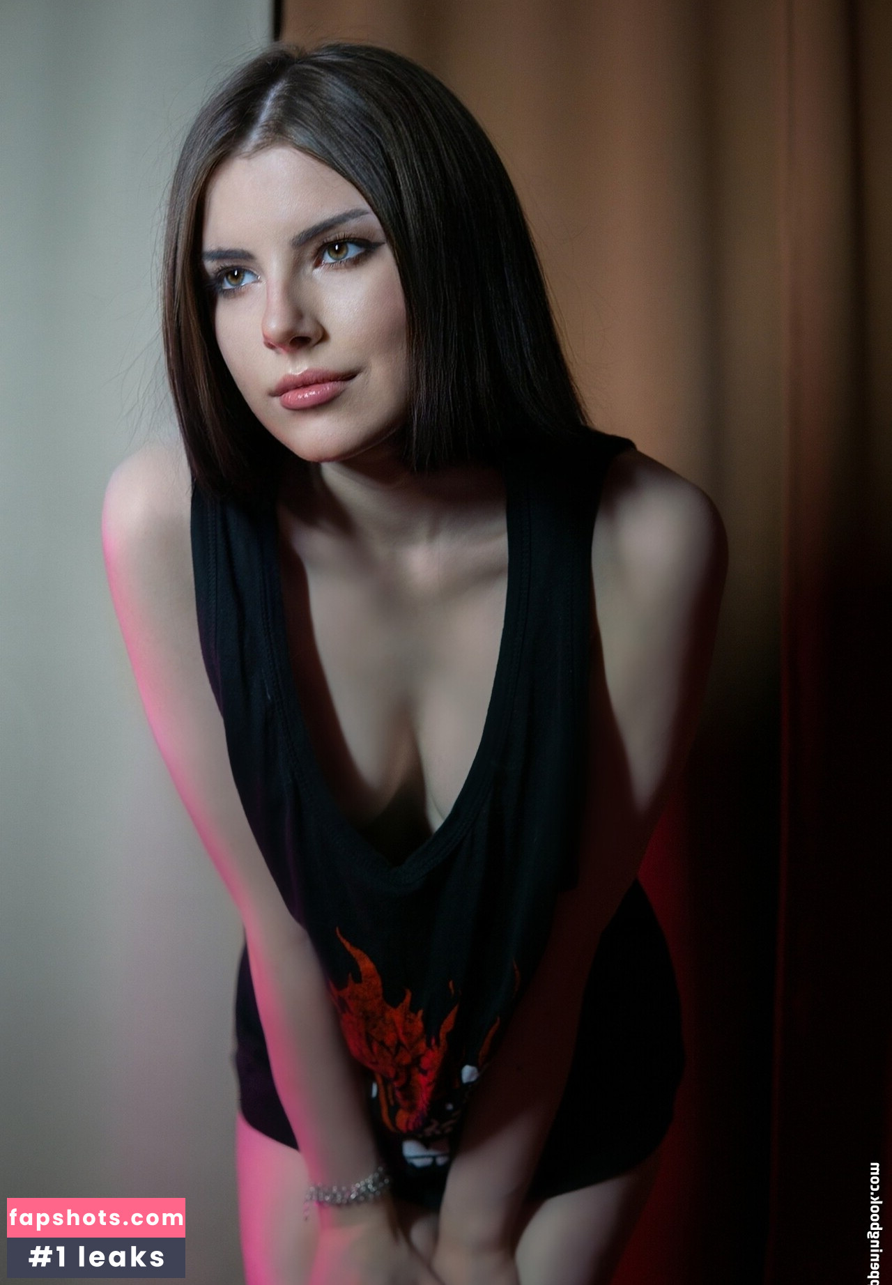 Mary Dixon gallery photo #127