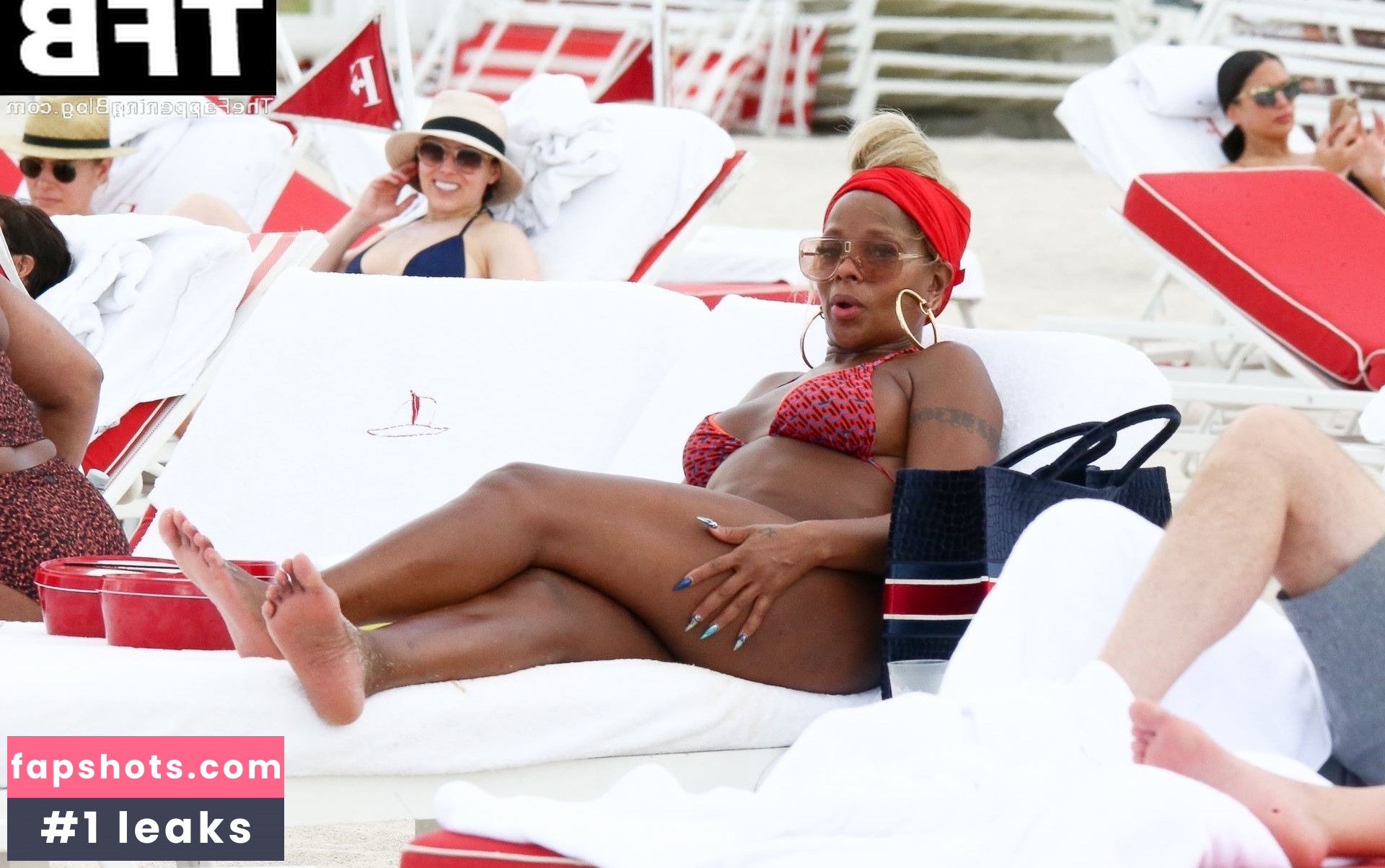 Mary J. Blige gallery photo #102