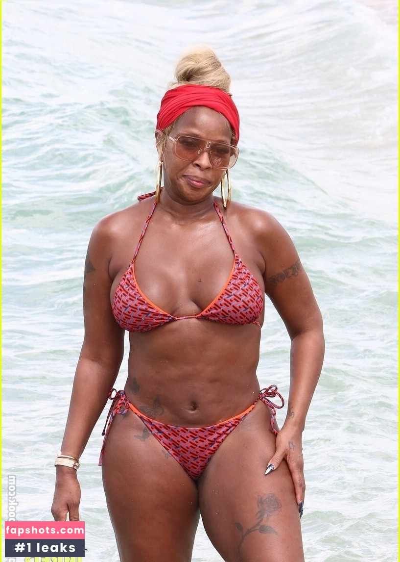 Mary J. Blige gallery photo #36
