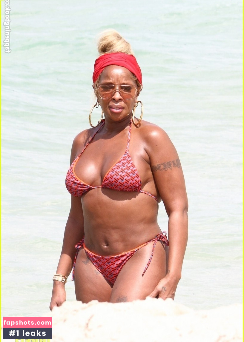 Mary J. Blige gallery photo #51