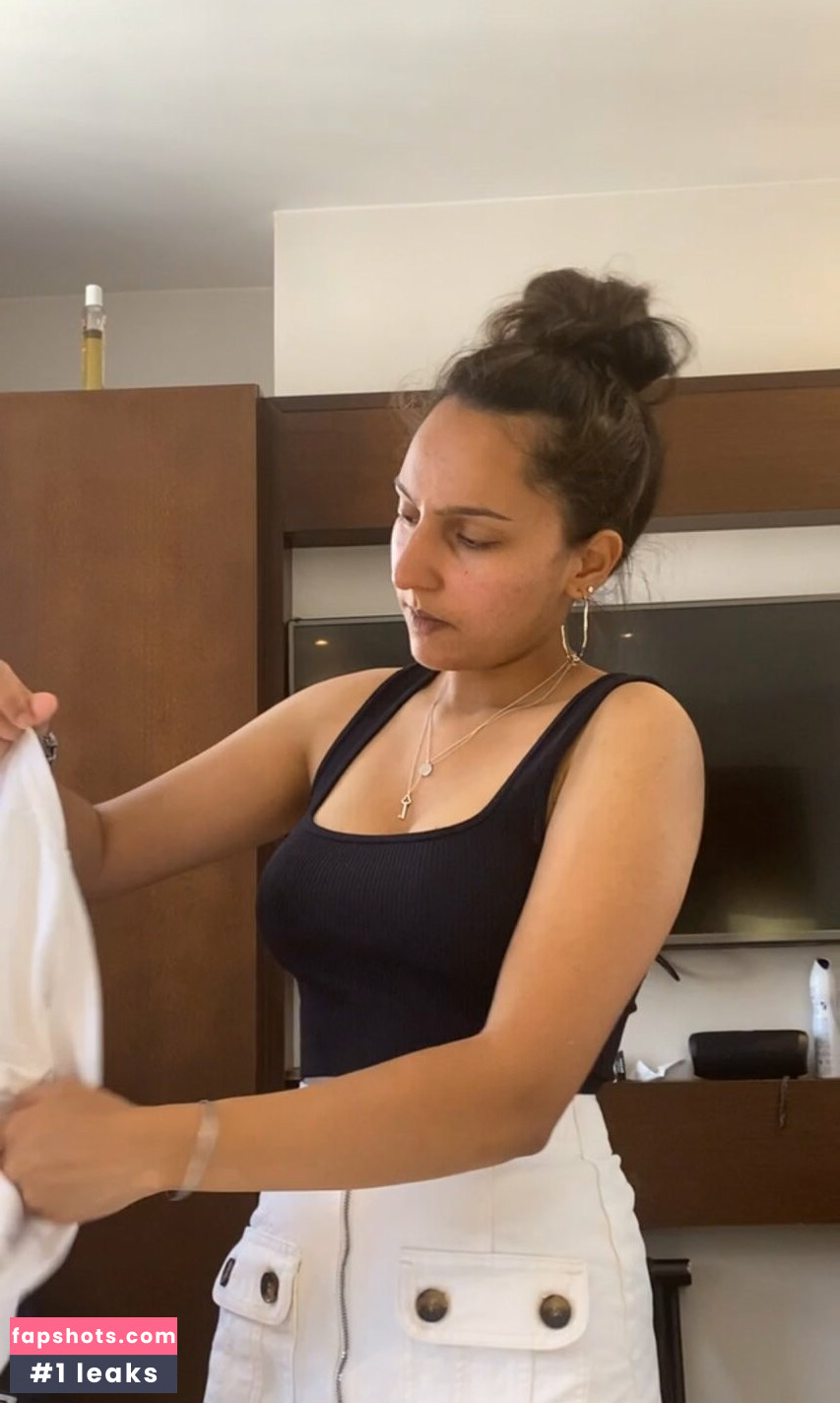 Mary Lim gallery photo #3