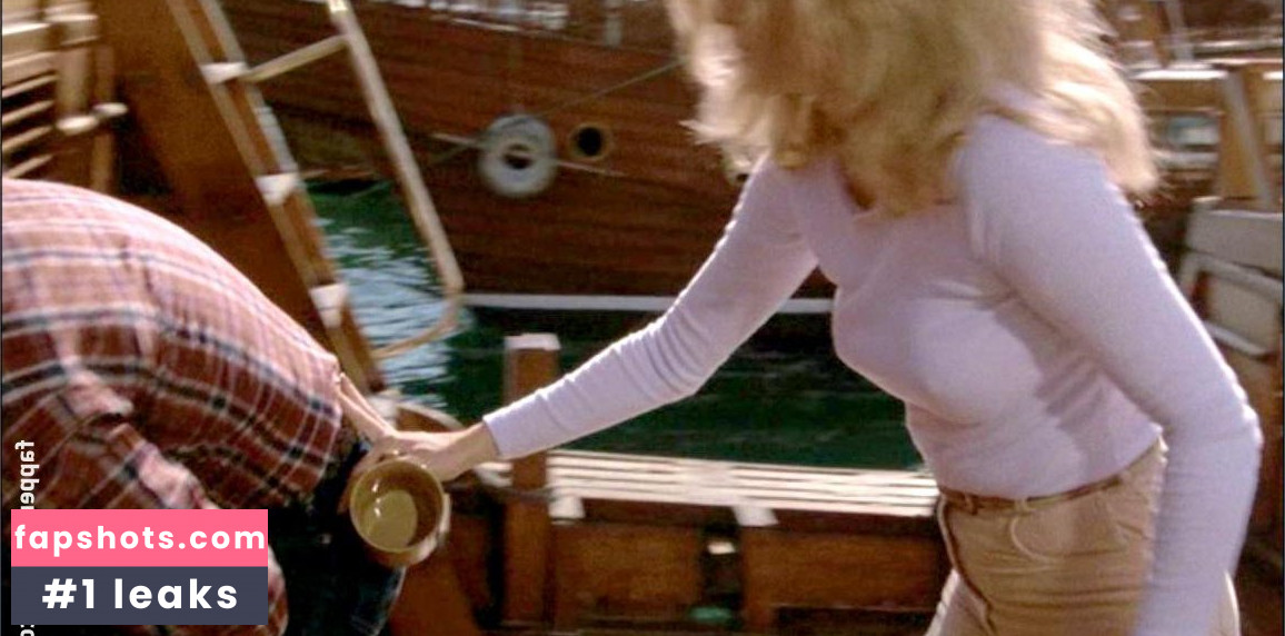 Mary Louise Weller gallery photo #3