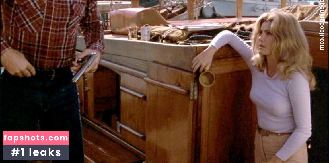 Mary Louise Weller gallery photo #4