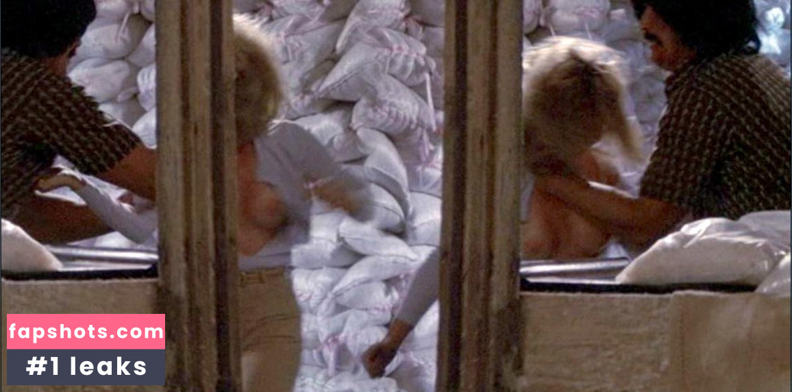 Mary Louise Weller gallery photo #7