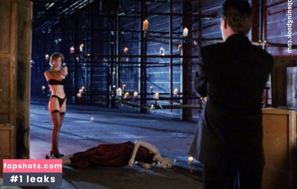 Mary Moore gallery photo #11