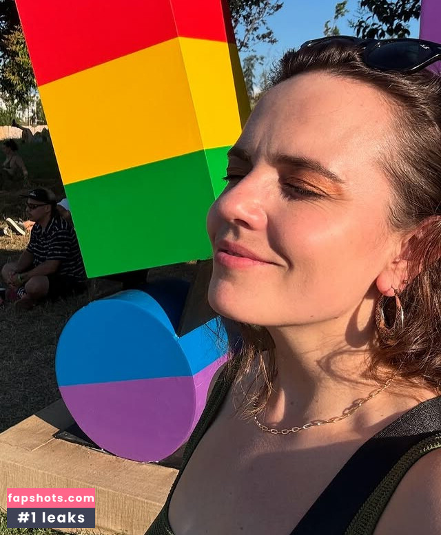 Mary Spender gallery photo #3