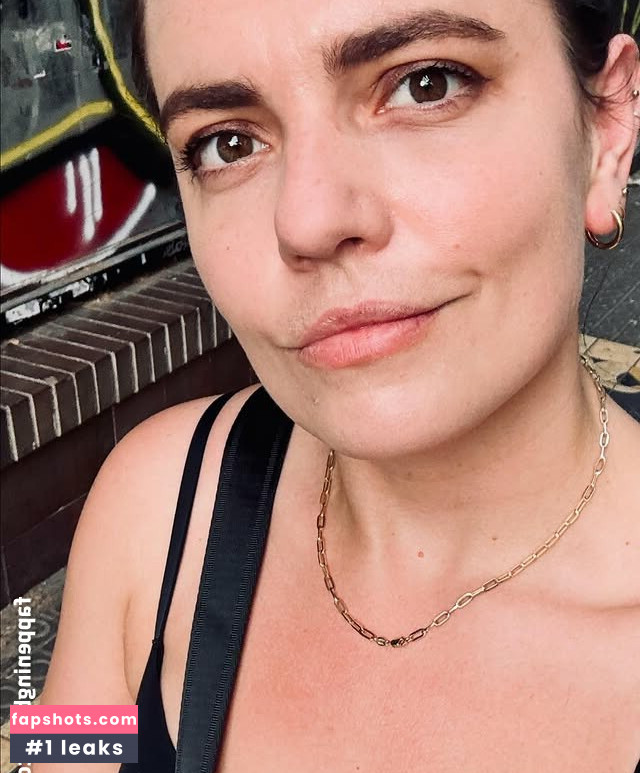 Mary Spender gallery photo #5