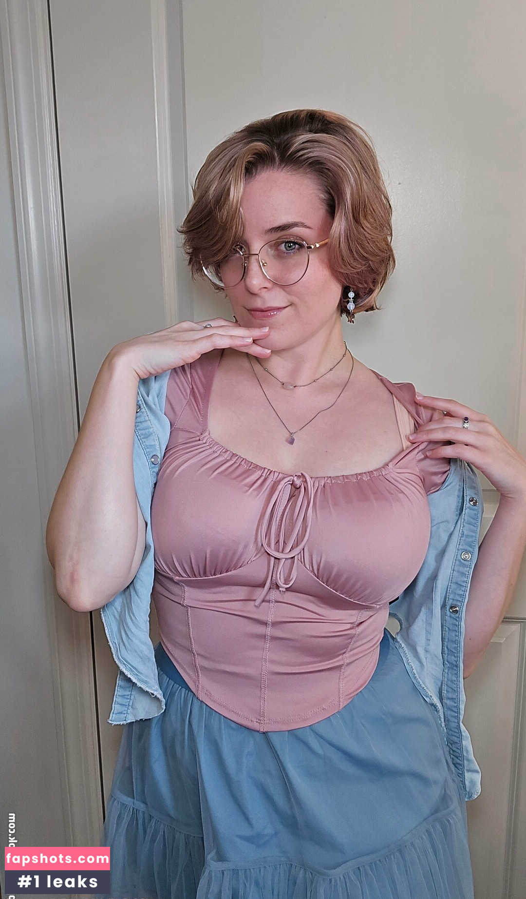 Mary Sue gallery photo #9