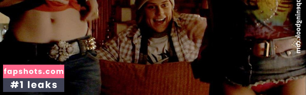 Maryam Basir gallery photo #6