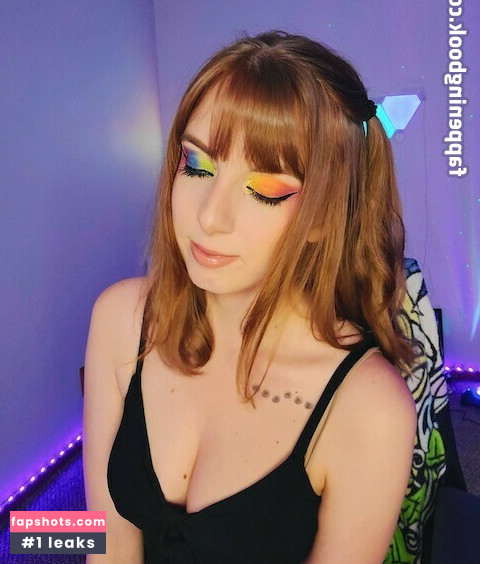 MaryMajora gallery photo #28