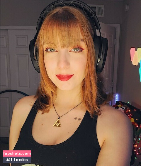 MaryMajora gallery photo #8