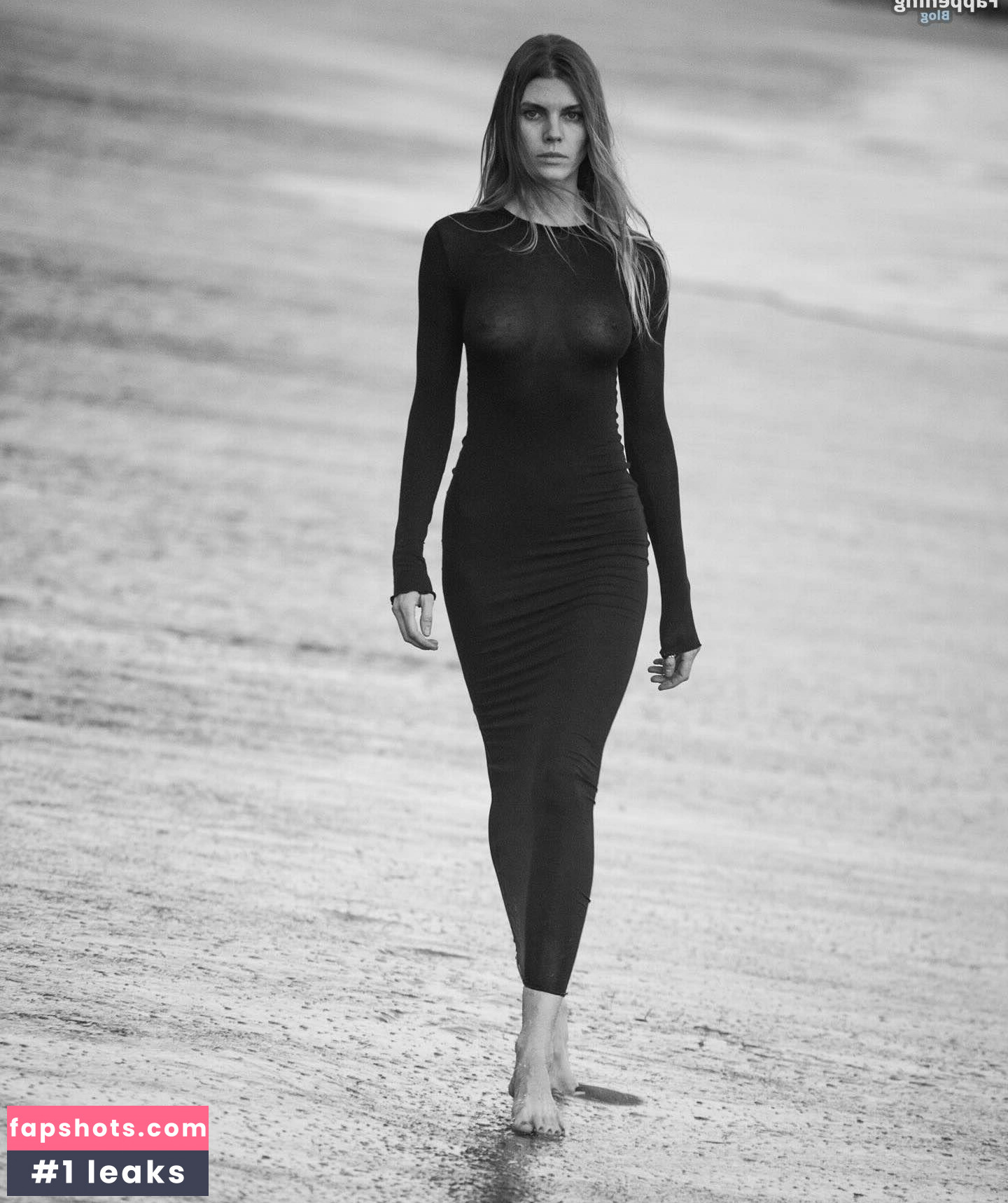 Maryna Linchuk gallery photo #12