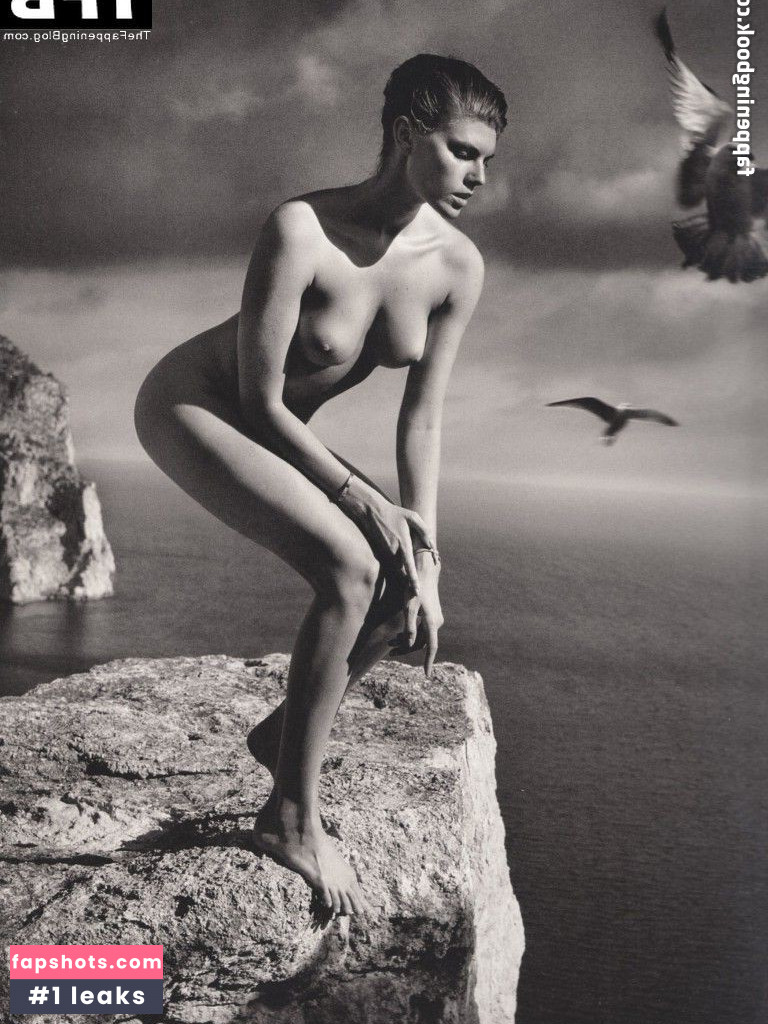 Maryna Linchuk gallery photo #51