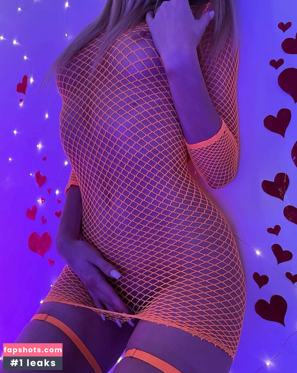 Maryvi gallery photo #15