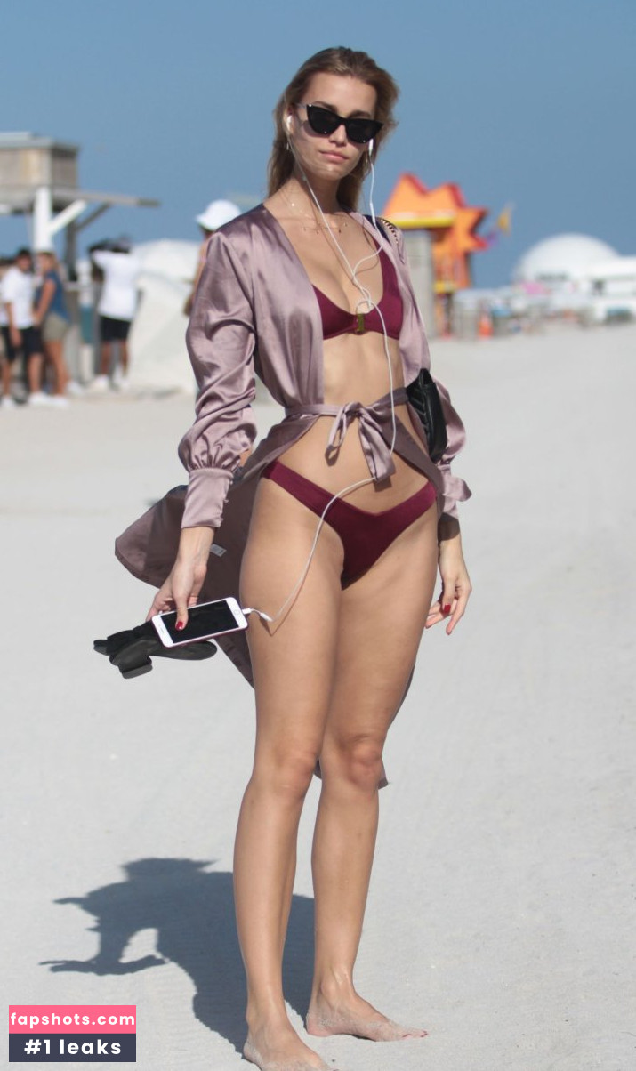 Masha Melnyk gallery photo #13