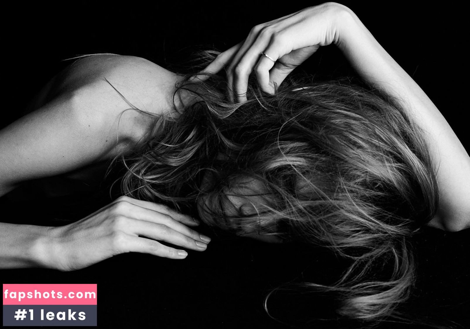 Masha Melnyk gallery photo #31