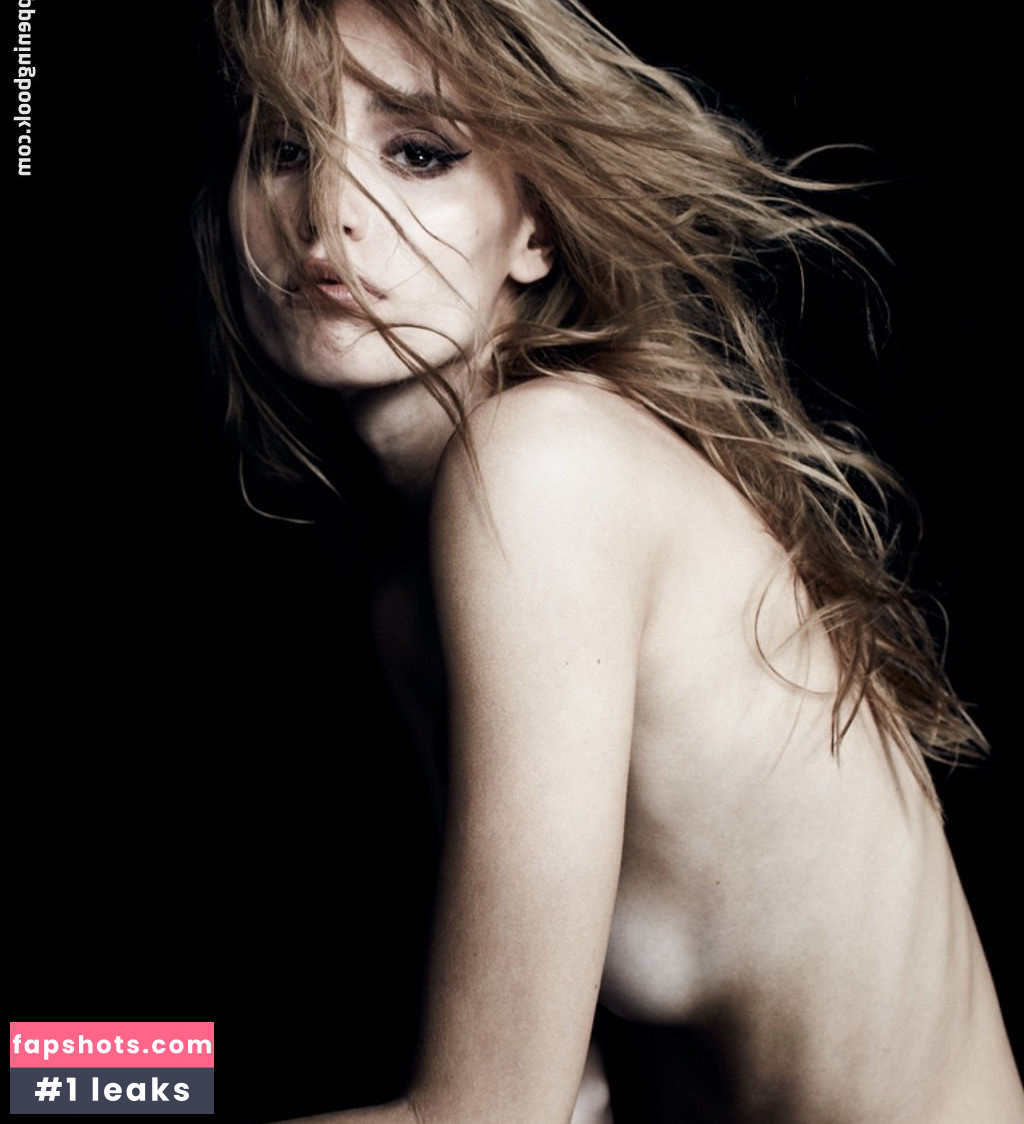 Masha Melnyk gallery photo #33