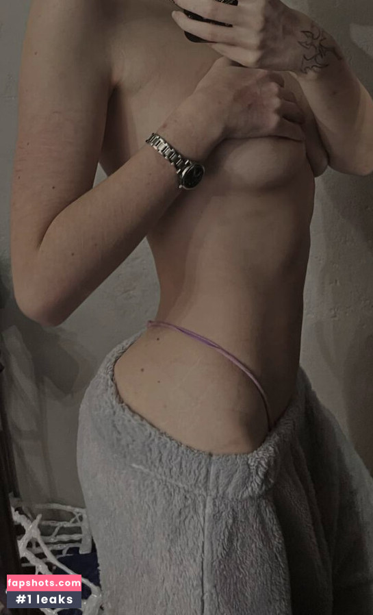 MaskedGothMommy gallery photo #3