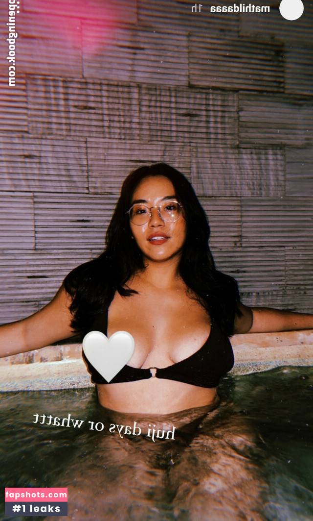 Mathilda Huang gallery photo #37