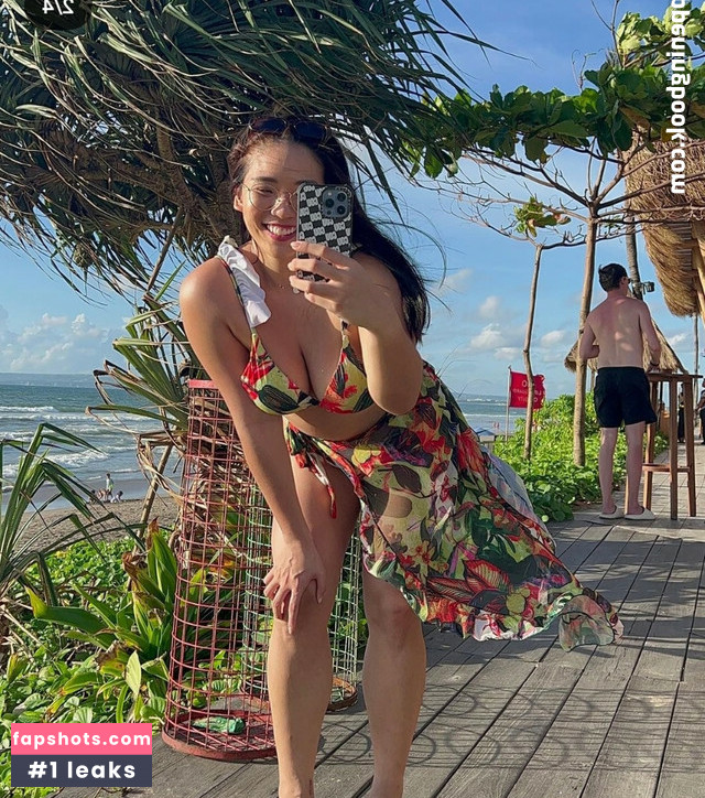 Mathilda Huang gallery photo #76