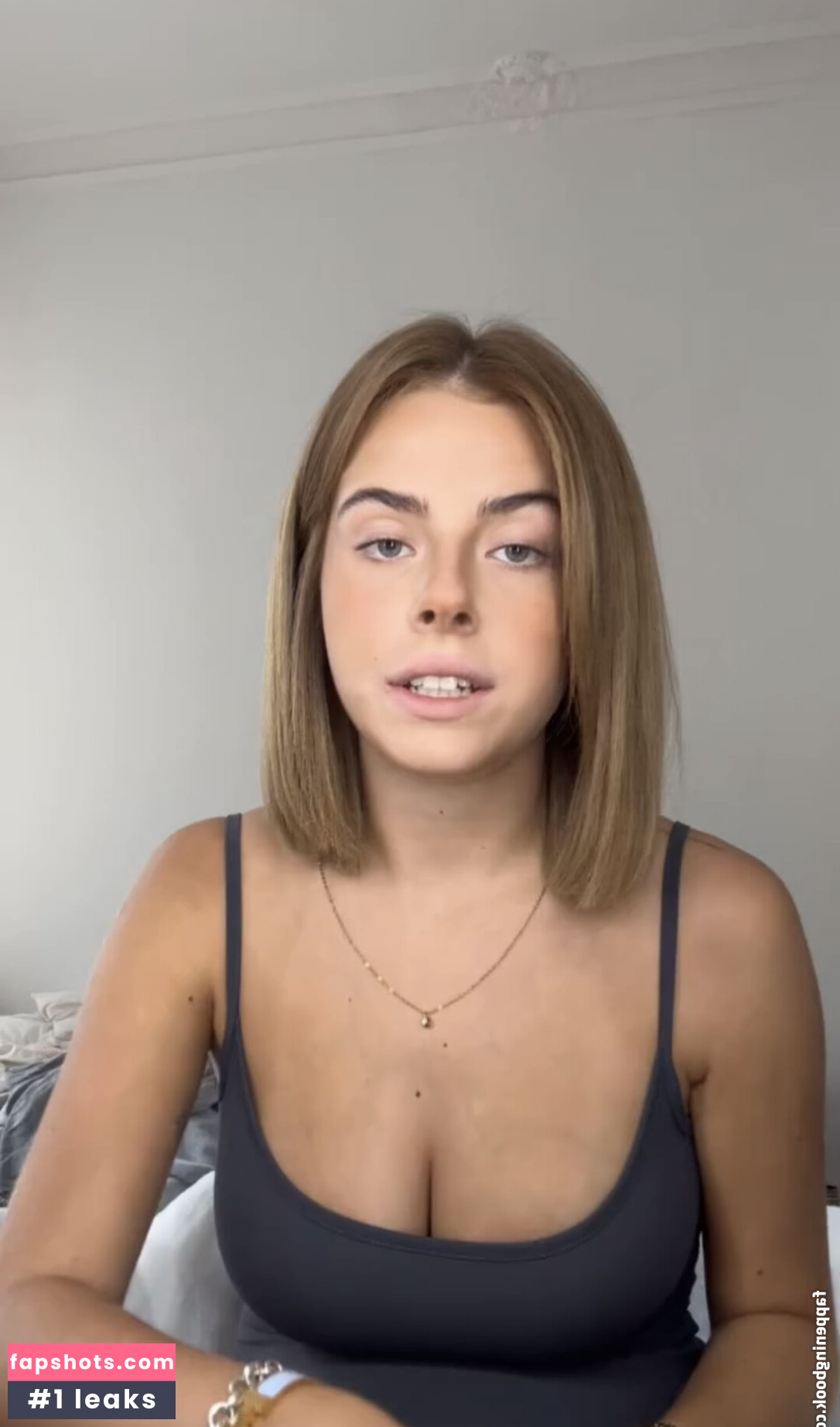 Mathilda.mkh nude babe gallery