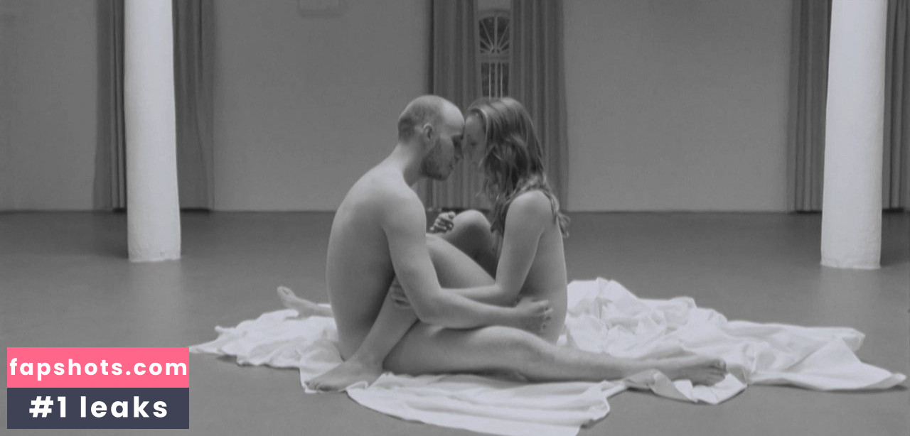 Mathilde Bundschuh gallery photo #4