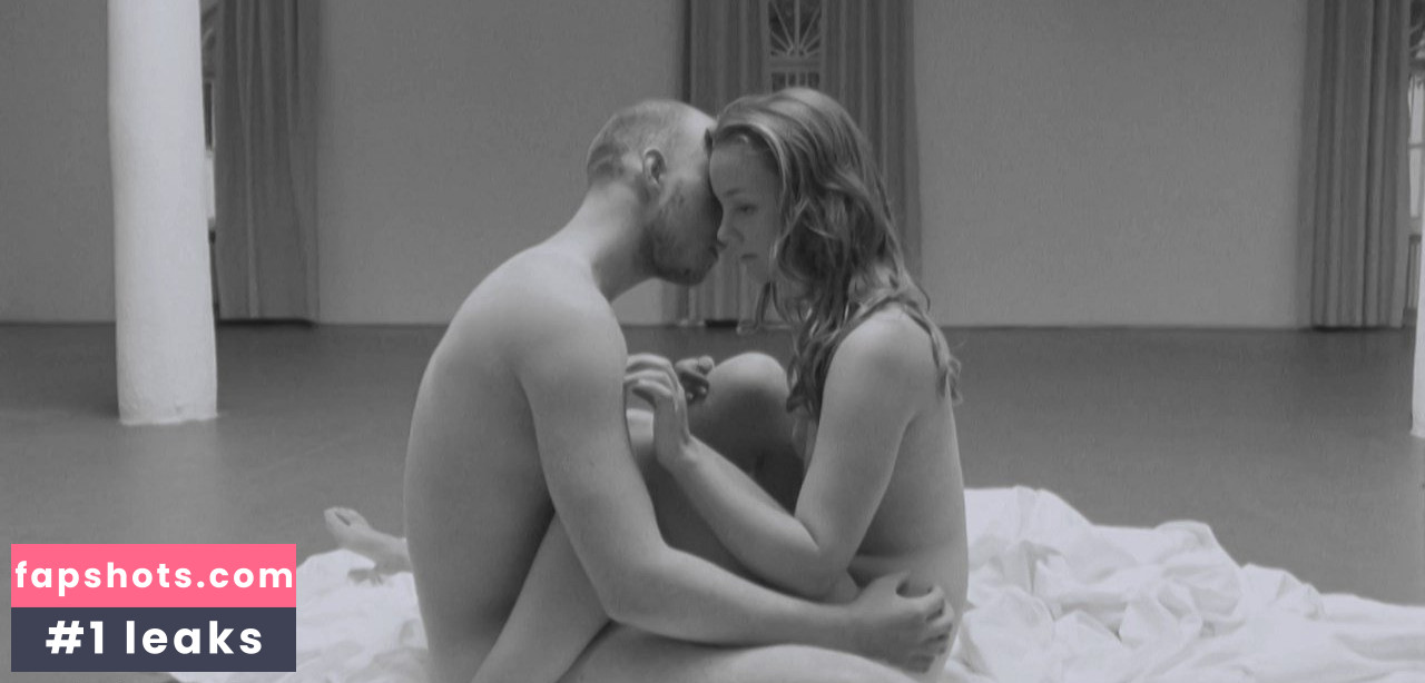 Mathilde Bundschuh gallery photo #7