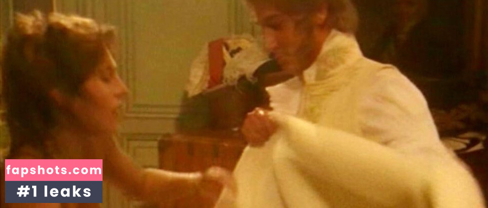 Mathilde Seigner gallery photo #42