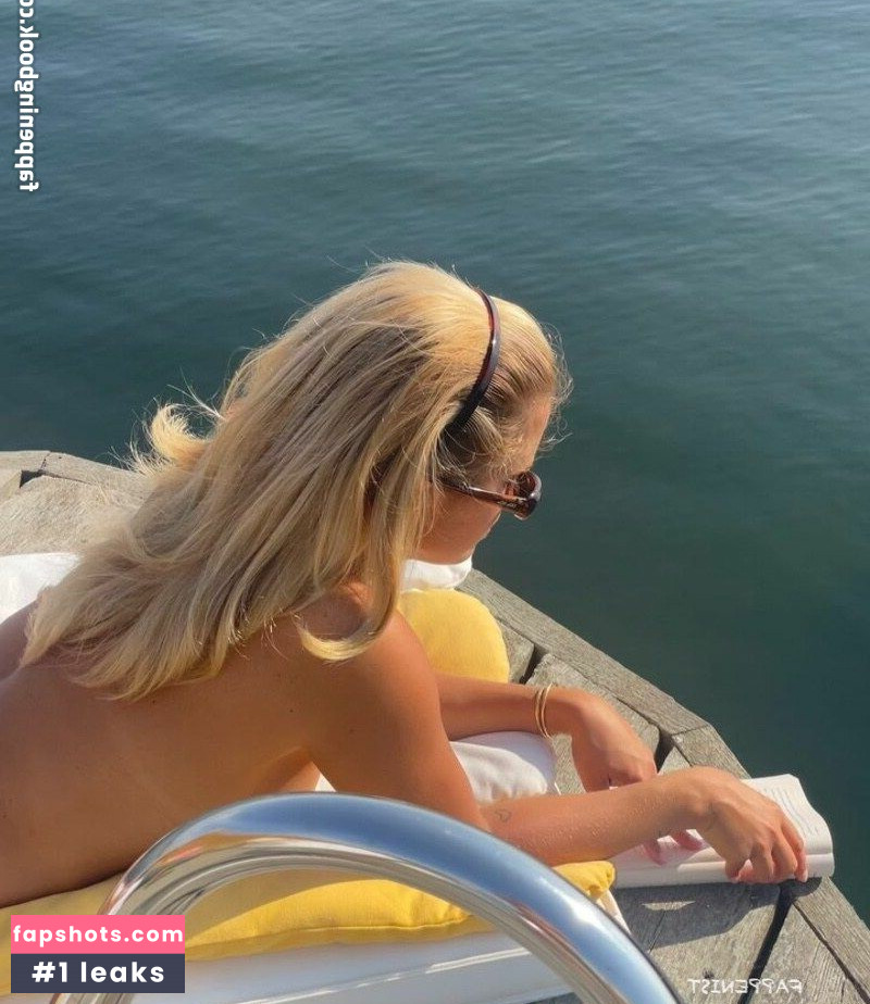 Matilda Djerf gallery photo #22