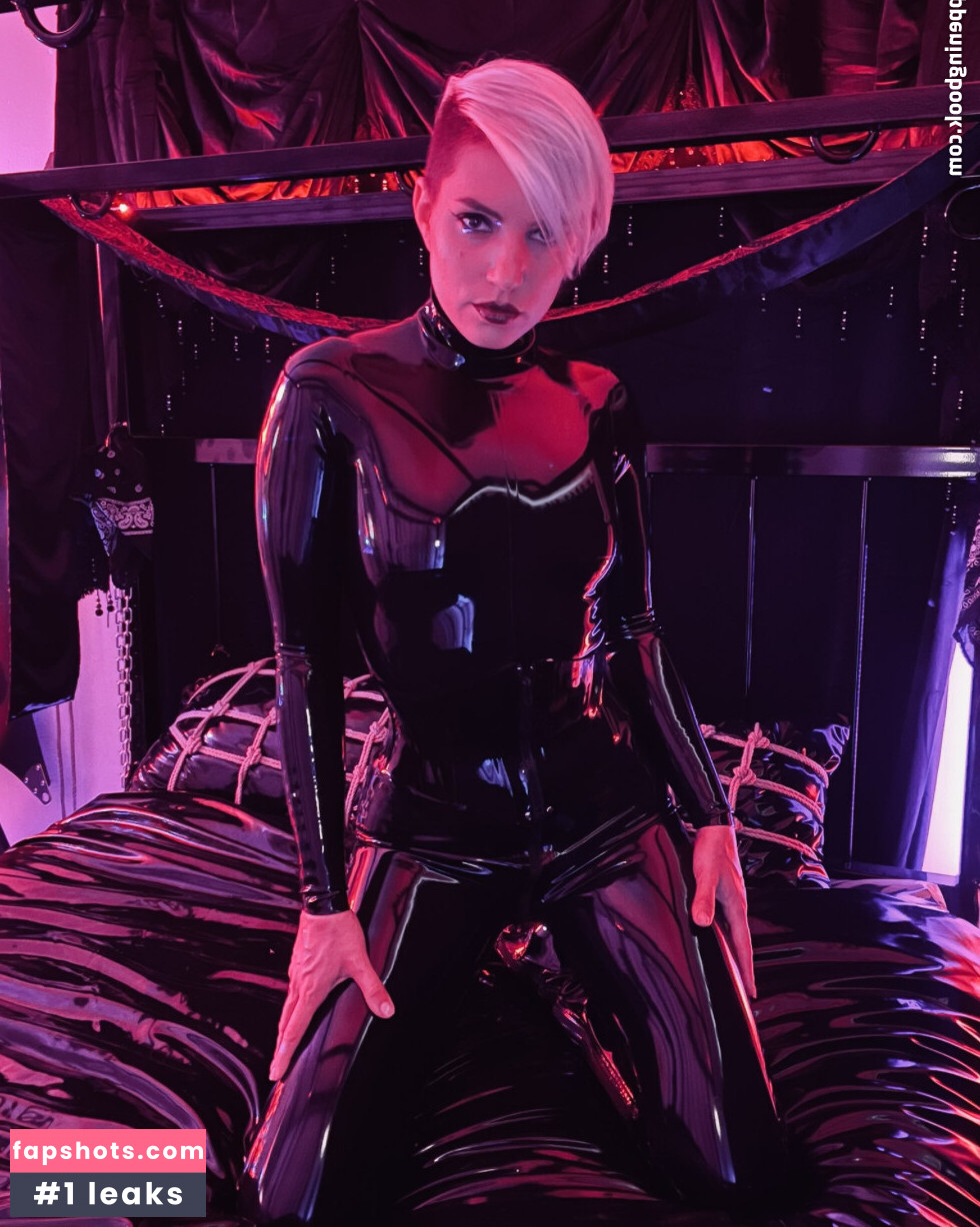 matrix.dominatrix gallery photo #11