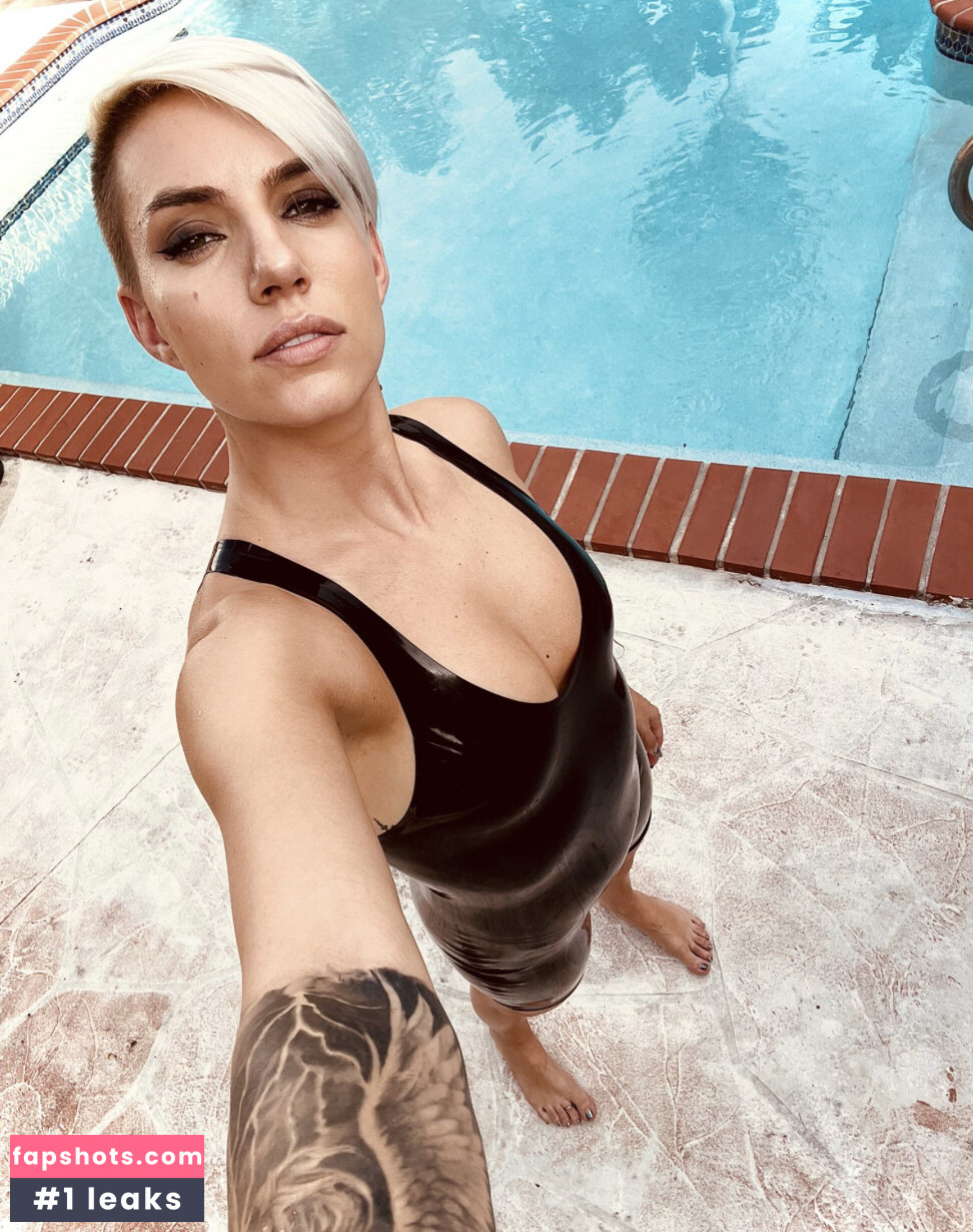 matrix.dominatrix gallery photo #4