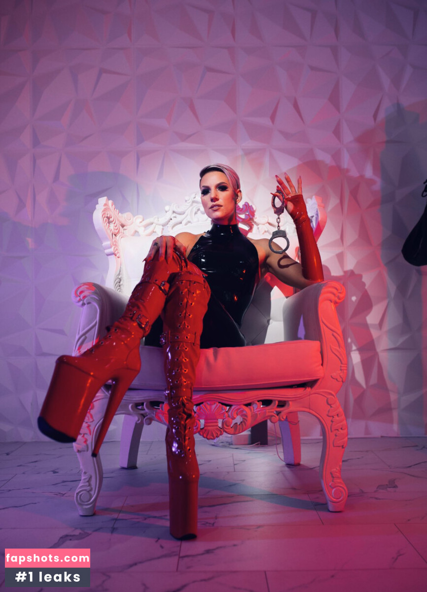 matrix.dominatrix gallery photo #9