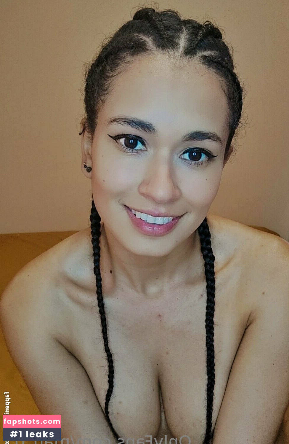 mau_05 nude babe gallery