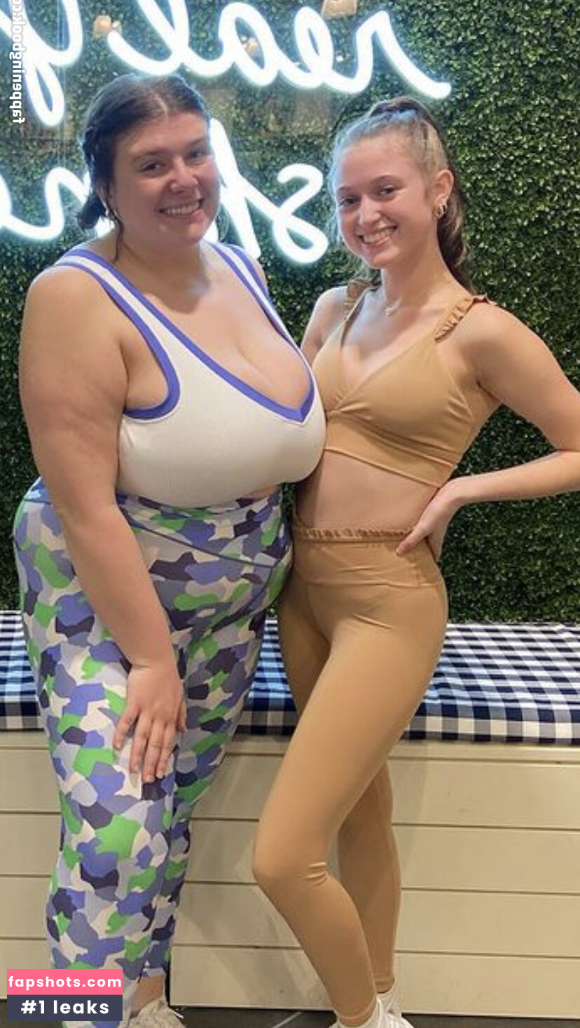 Maura gallery photo #4