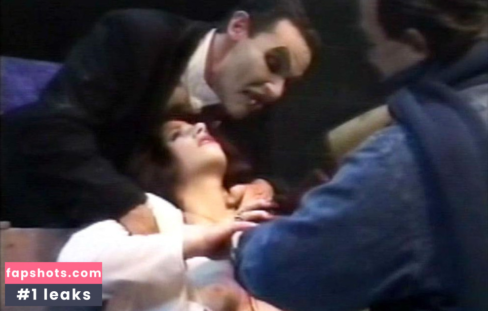 Mavis Harris gallery photo #3