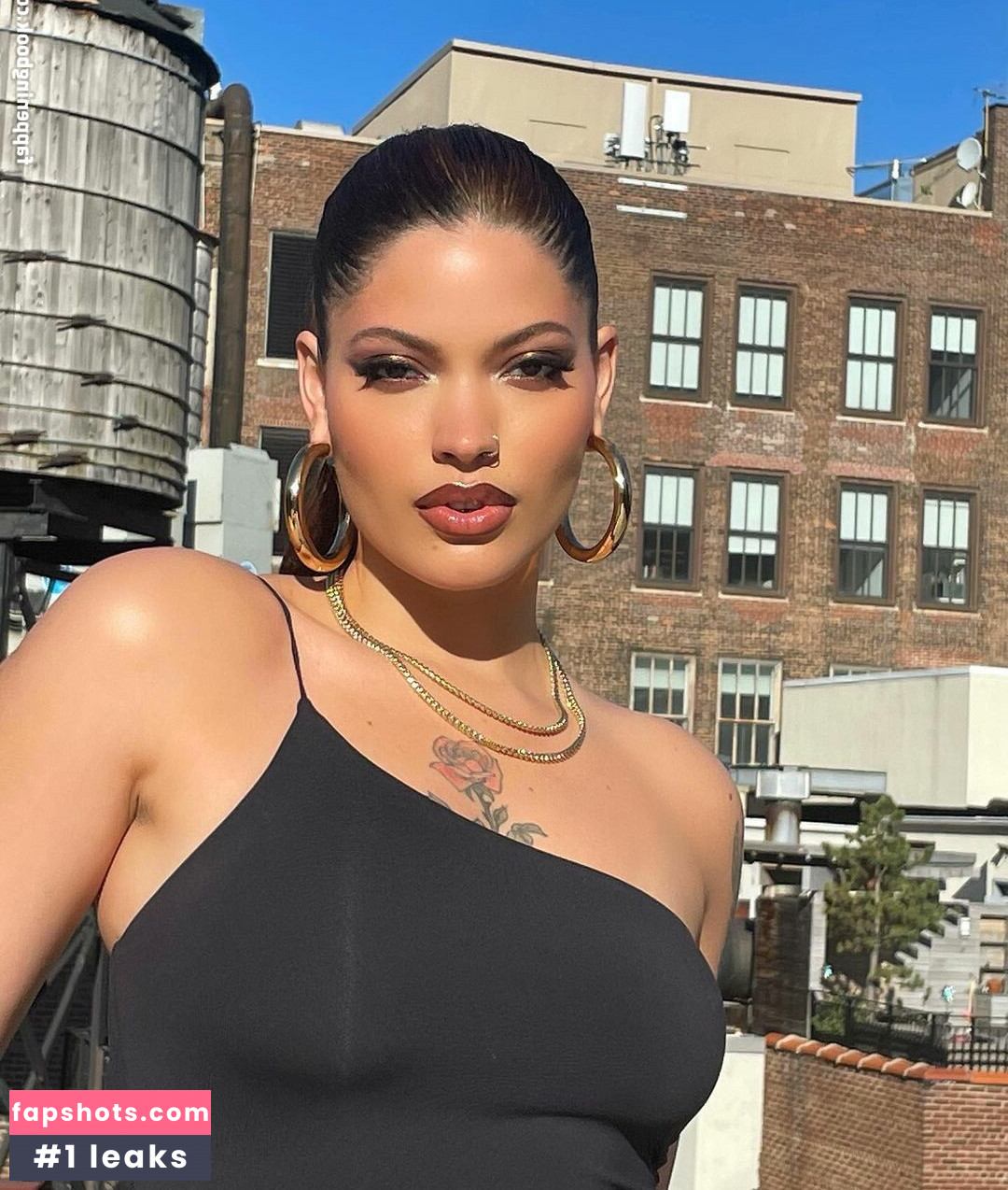 Maxine Ashley gallery photo #4