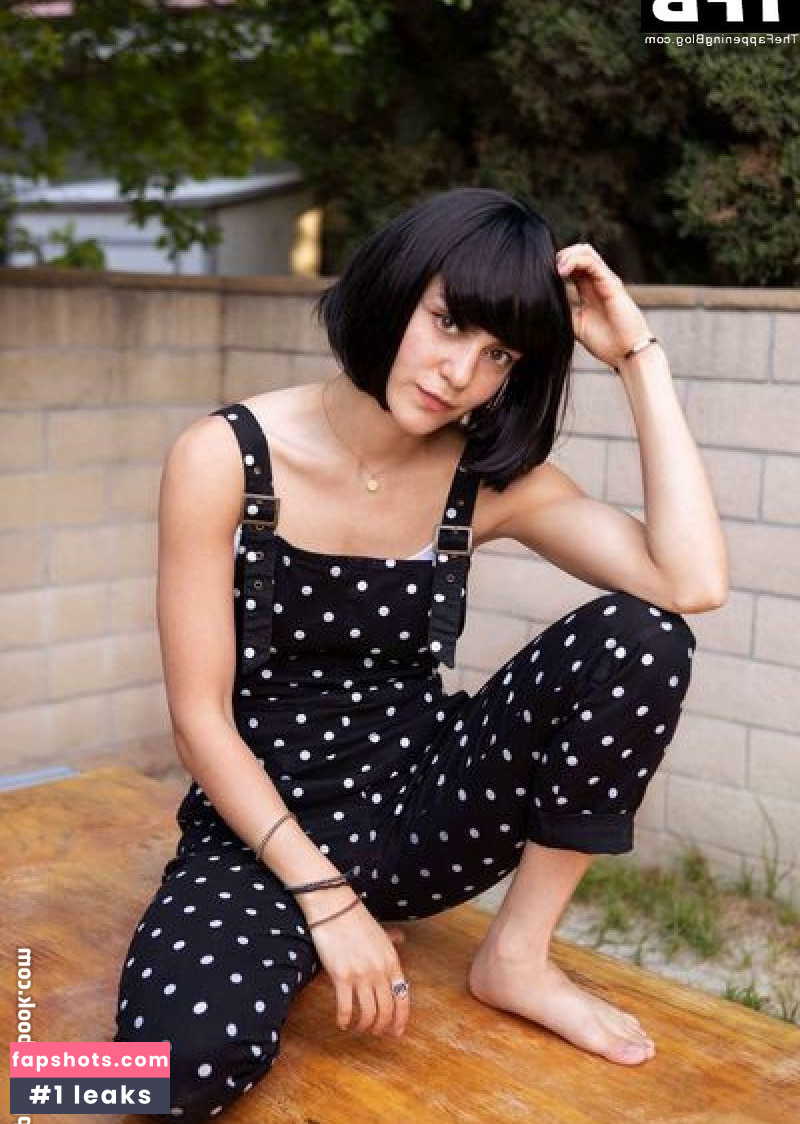 May Calamawy gallery photo #15