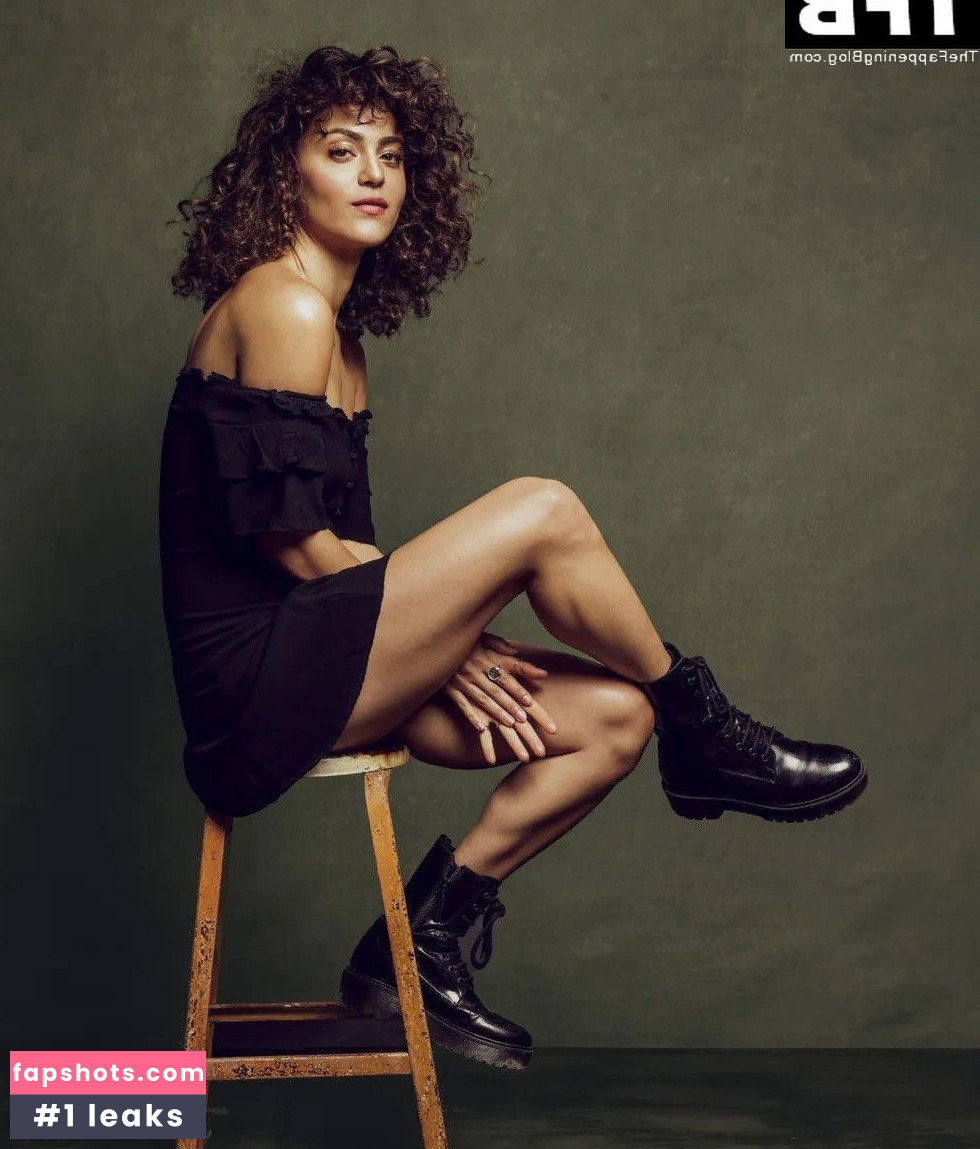 May Calamawy gallery photo #29