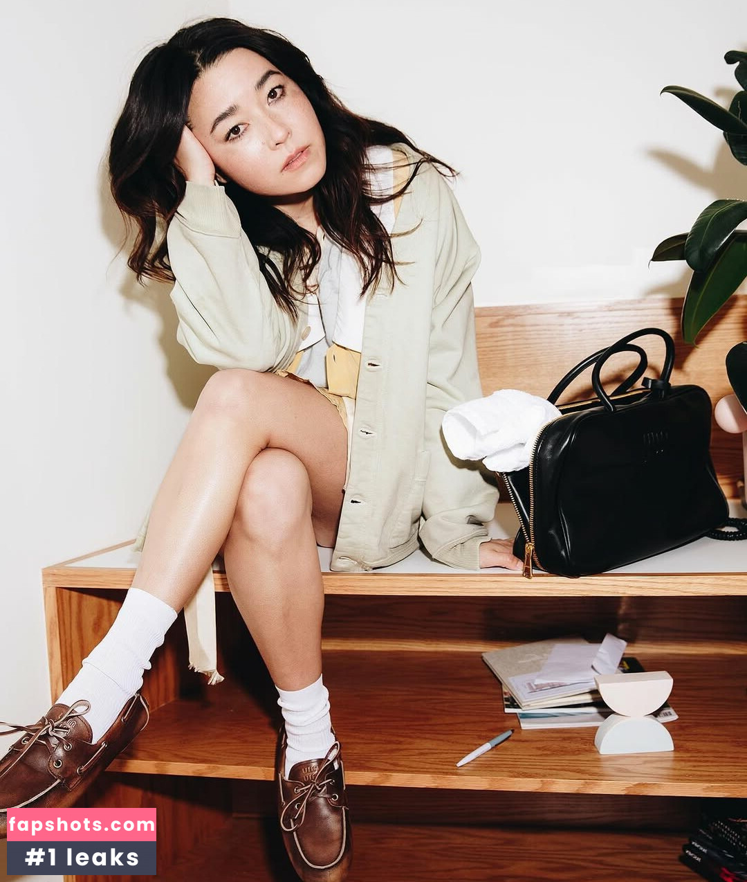 Maya Erskine gallery photo #20