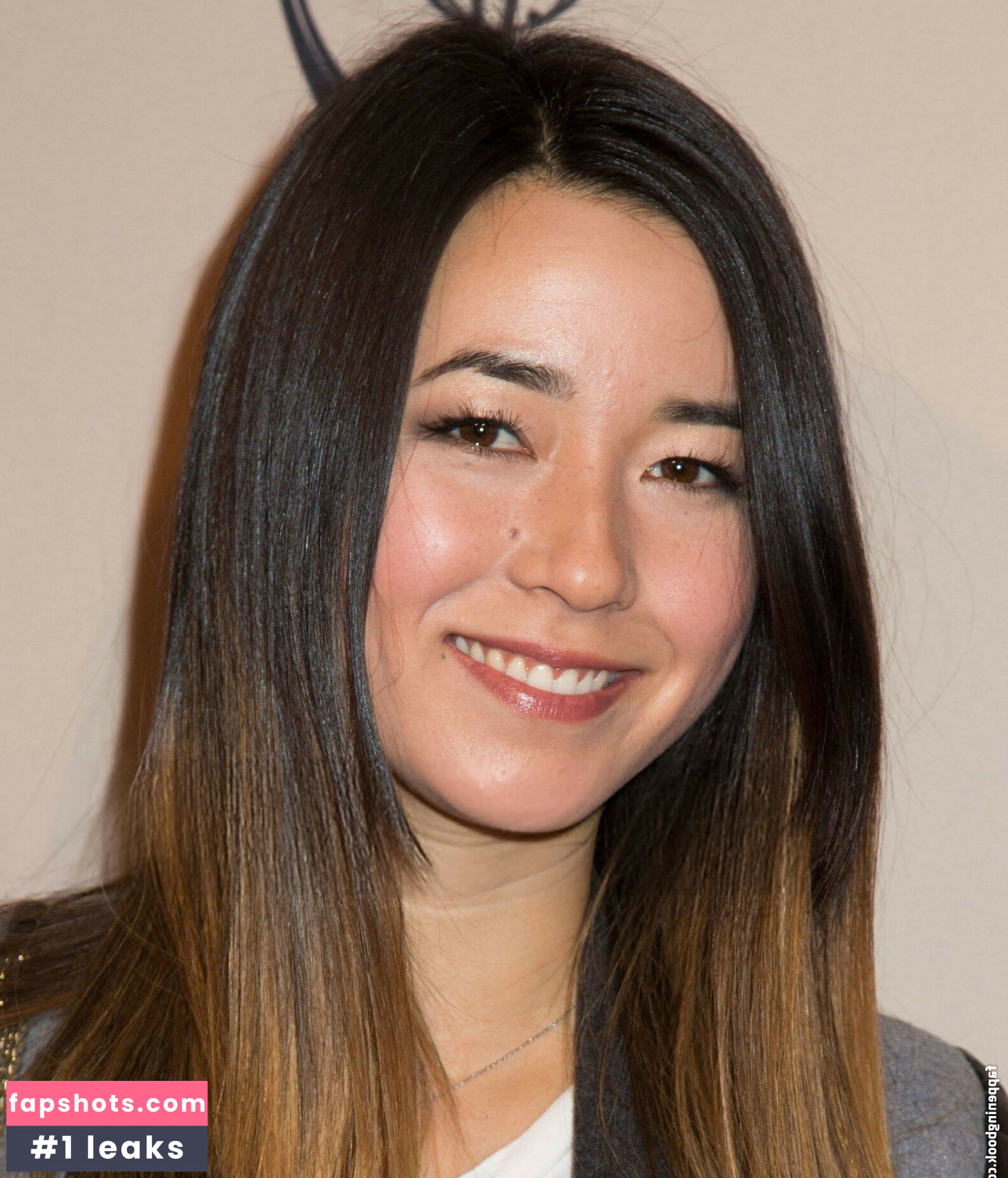 Maya Erskine gallery photo #23