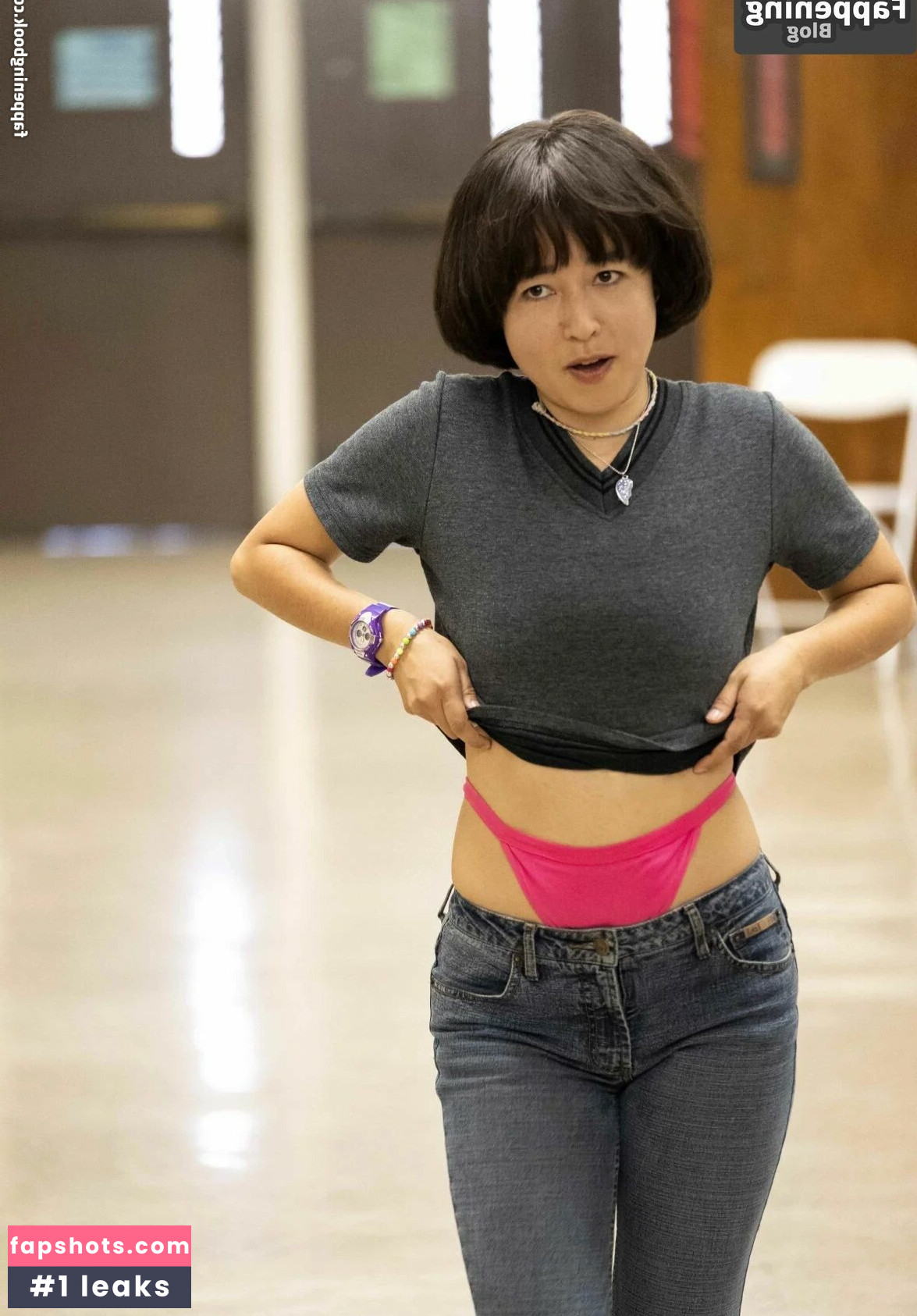 Maya Erskine gallery photo #26