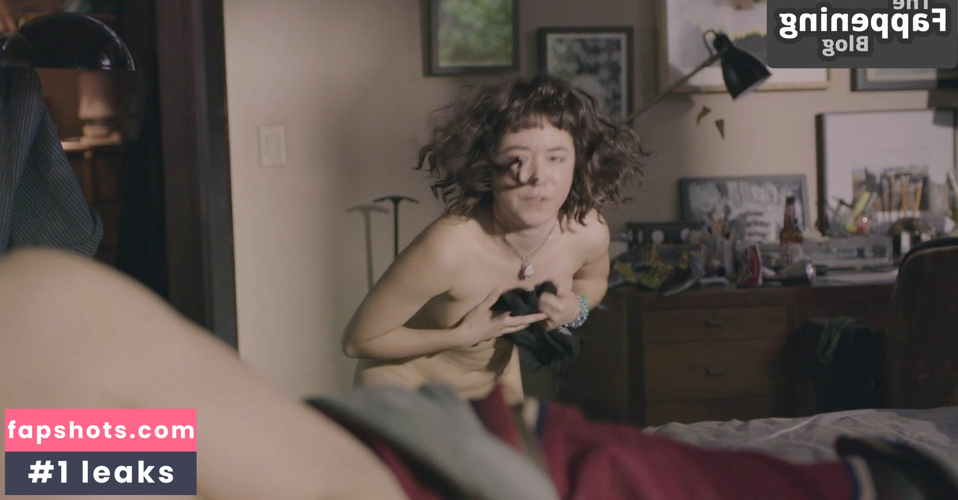 Maya Erskine gallery photo #31